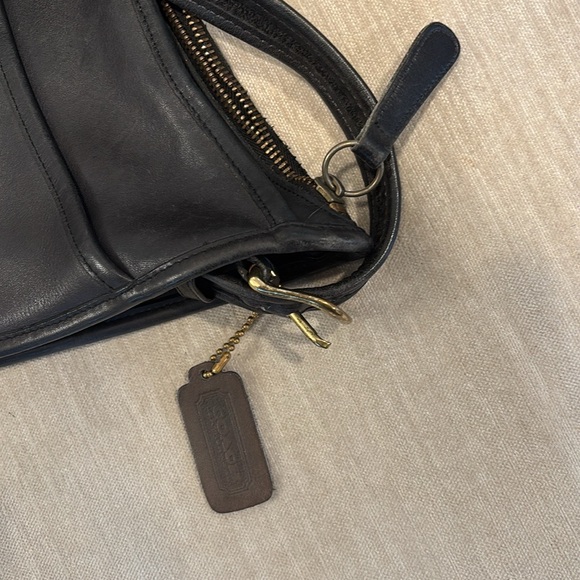Vintage gorgeous Coach bag with embossed label, original leather tag,zipper pull - Picture 13 of 16